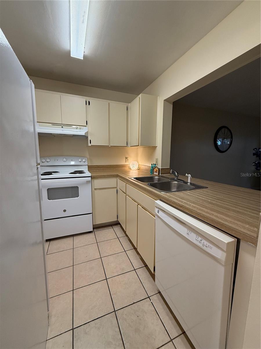 Image 6 of 16 For 1422 Highland Ridge Circle