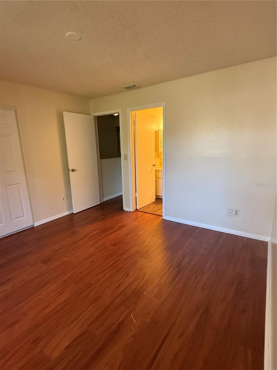 Image 9 of 16 For 1422 Highland Ridge Circle