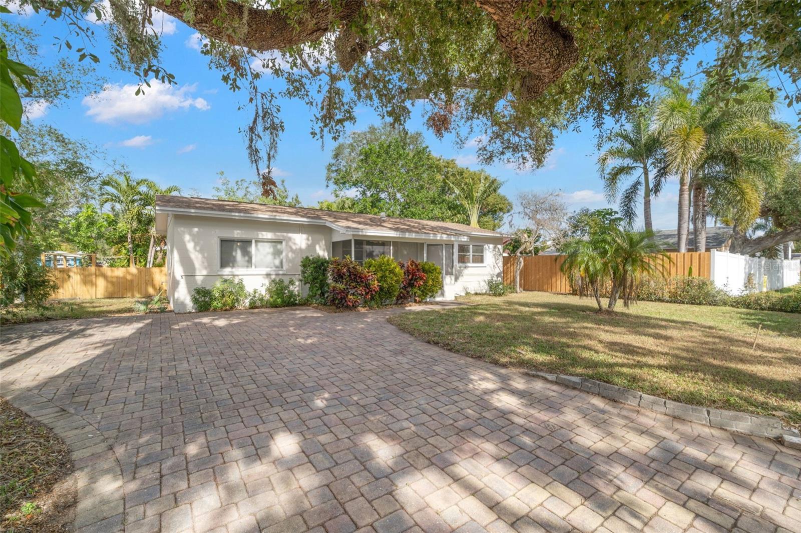 Image 2 of 22 For 5107 26th Avenue S