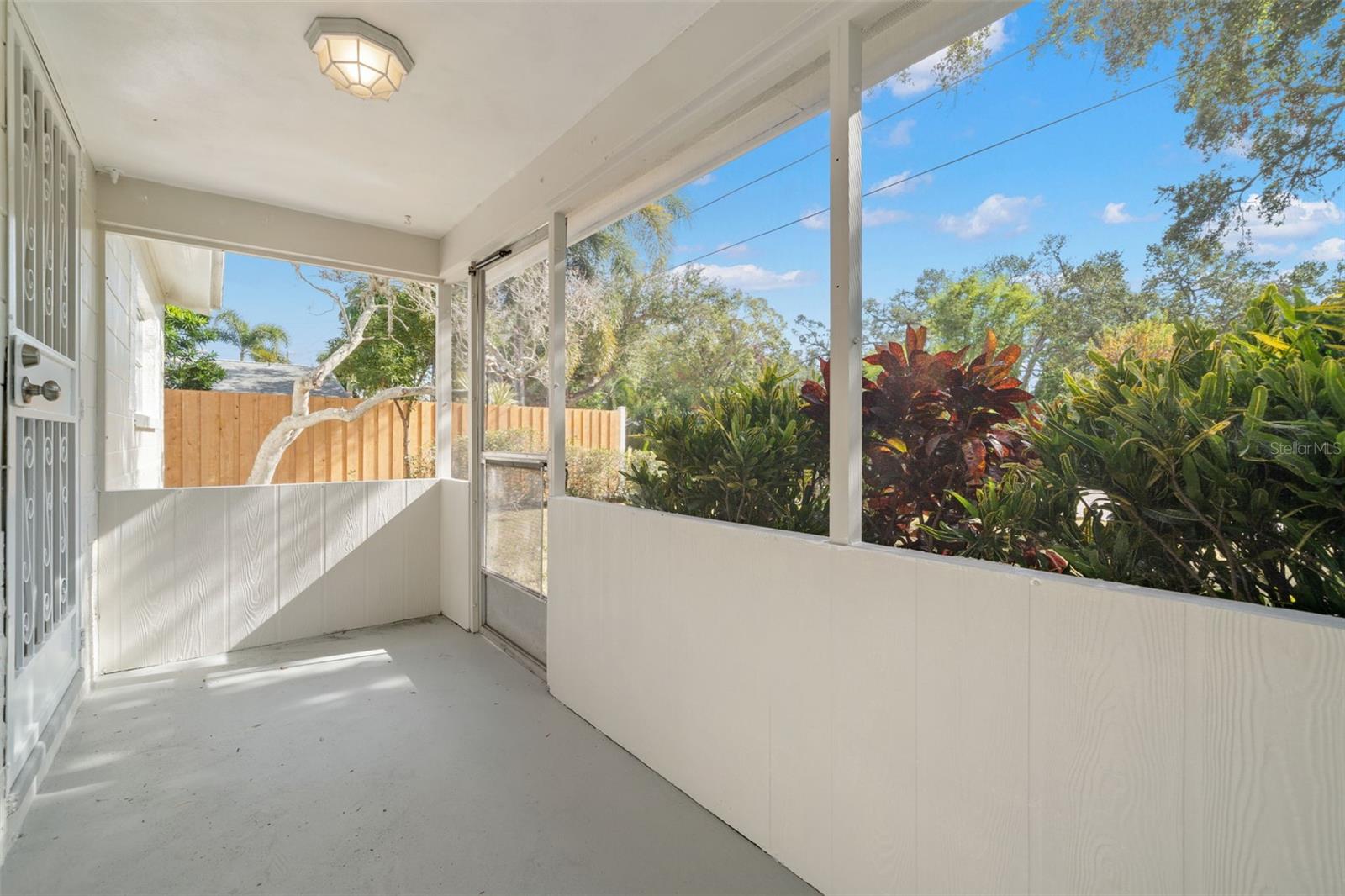 Image 4 of 22 For 5107 26th Avenue S