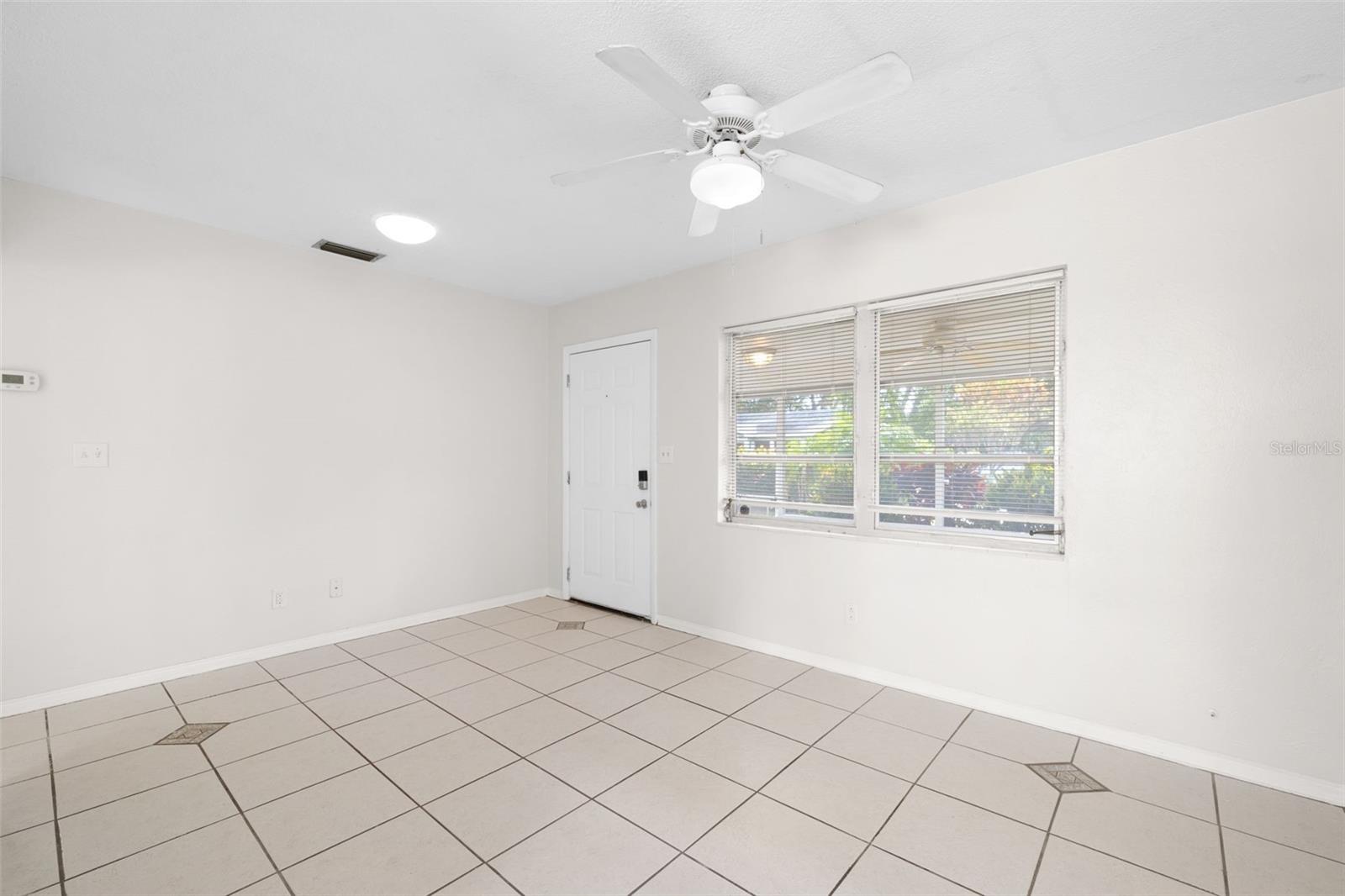 Image 8 of 22 For 5107 26th Avenue S