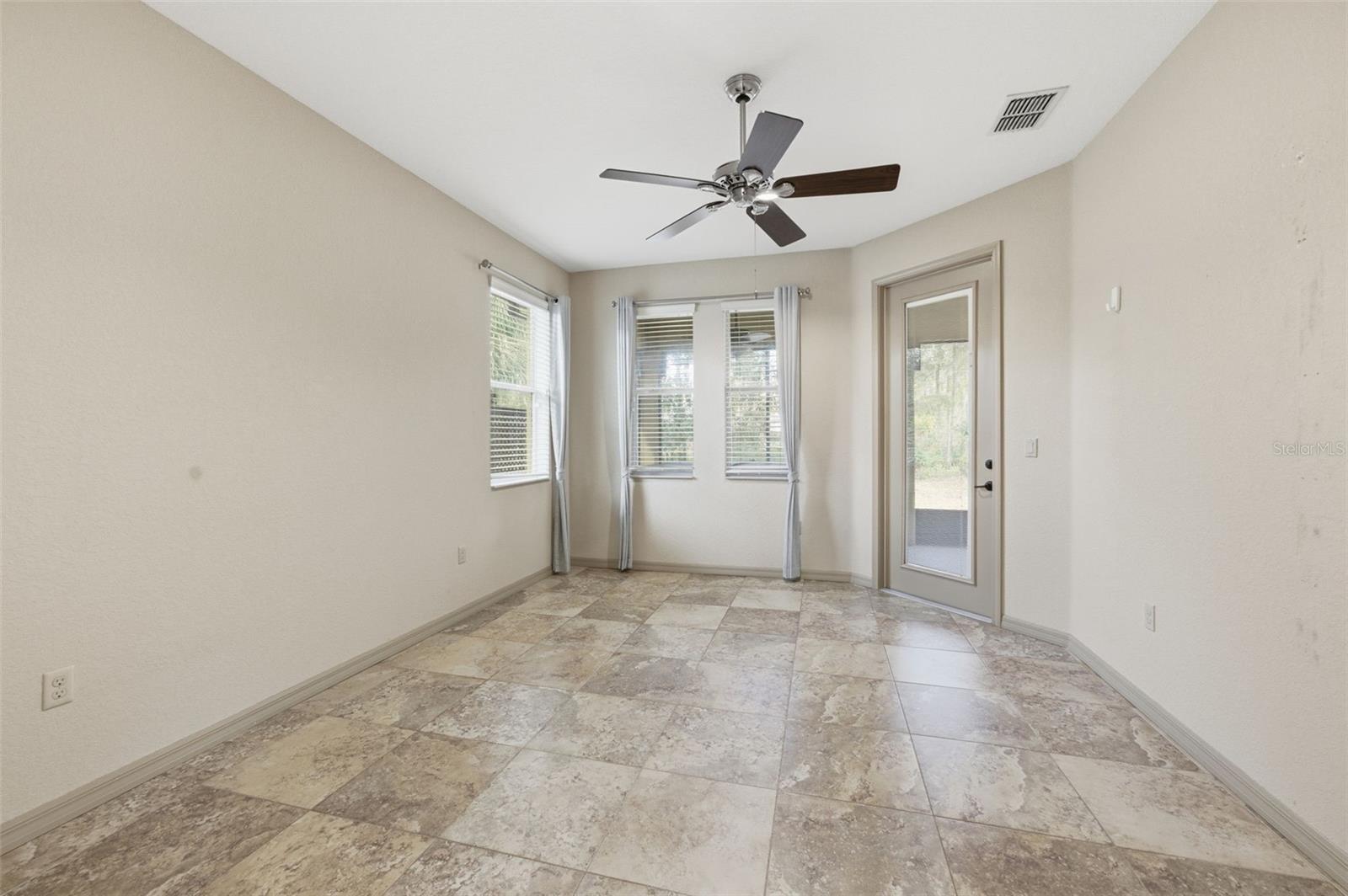 Image 19 of 45 For 1304 Candlelight Boulevard