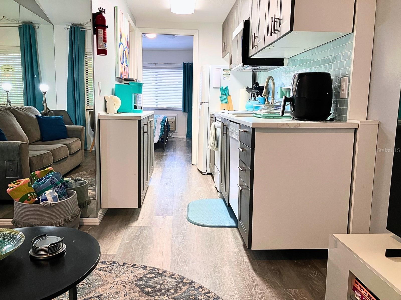 Image 18 of 36 For 20921 Haulover Cove F14