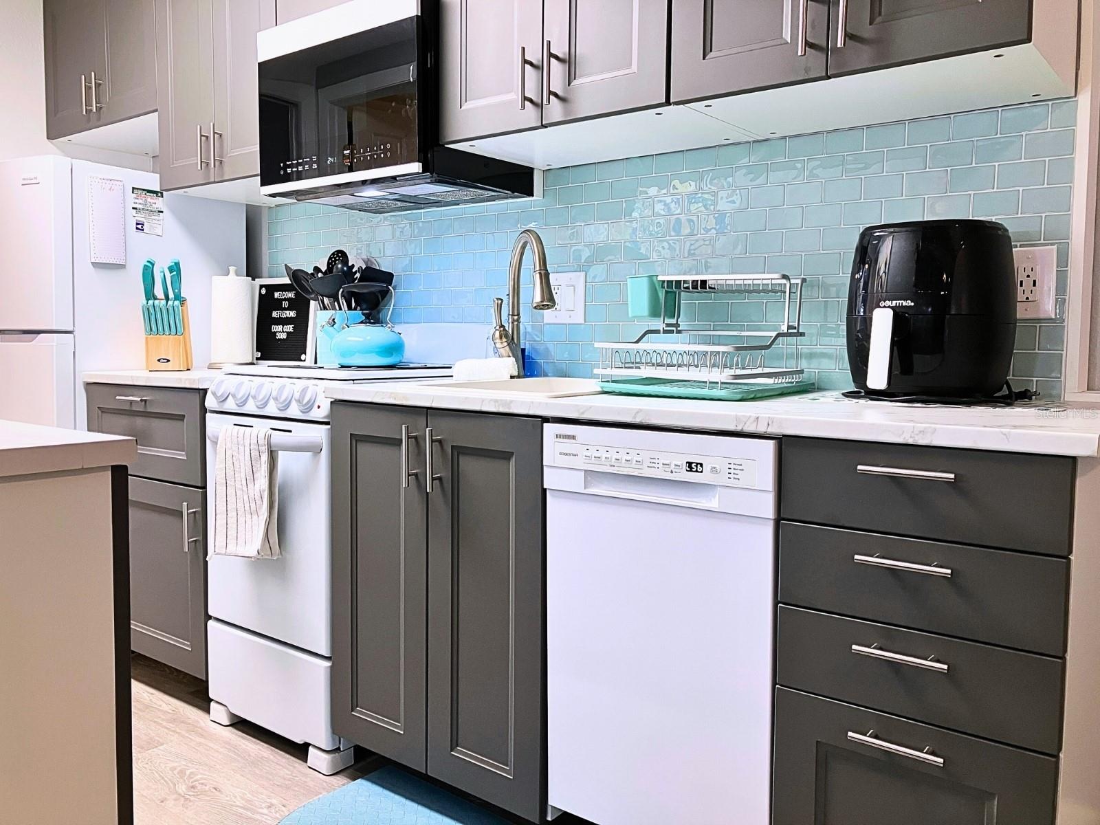 Image 22 of 36 For 20921 Haulover Cove F14