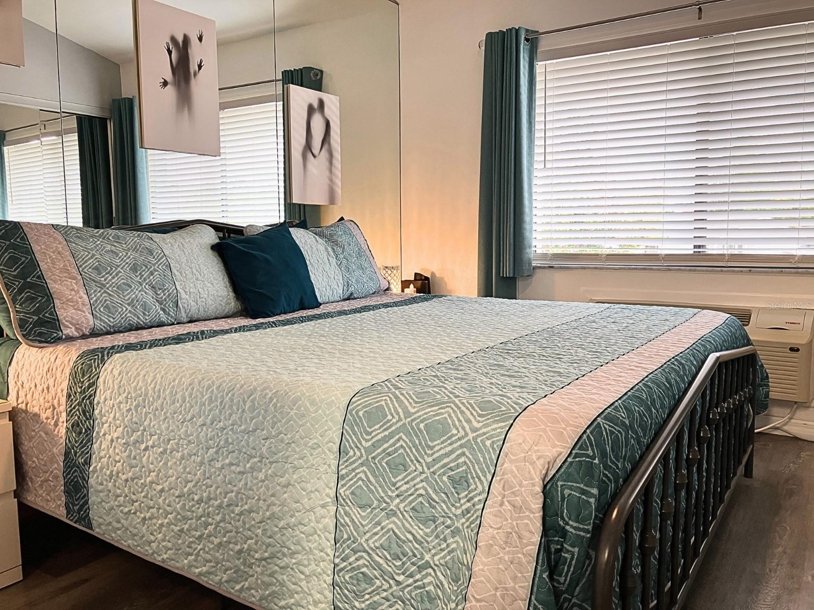 Image 28 of 36 For 20921 Haulover Cove F14