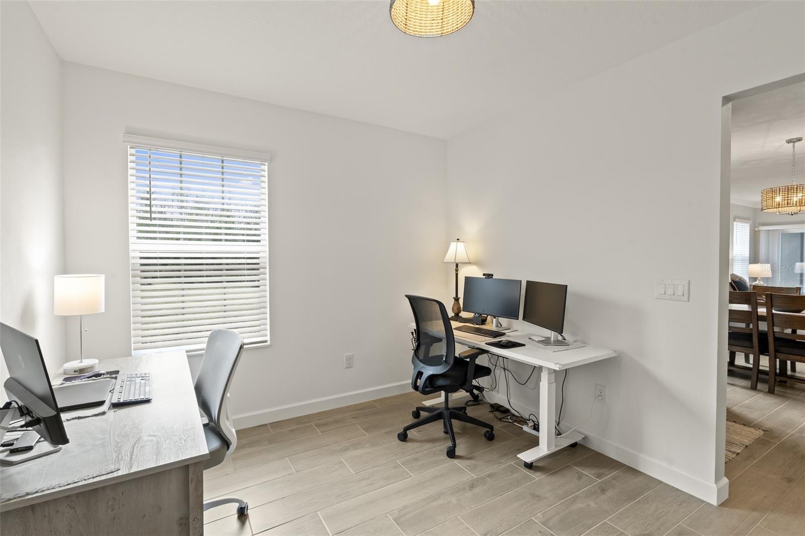 Image 18 of 51 For 16803 Forge Surf Street