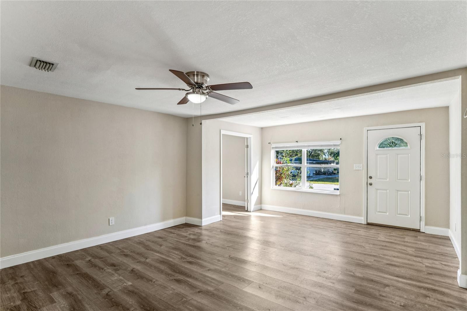 Image 10 of 55 For 118 David Avenue