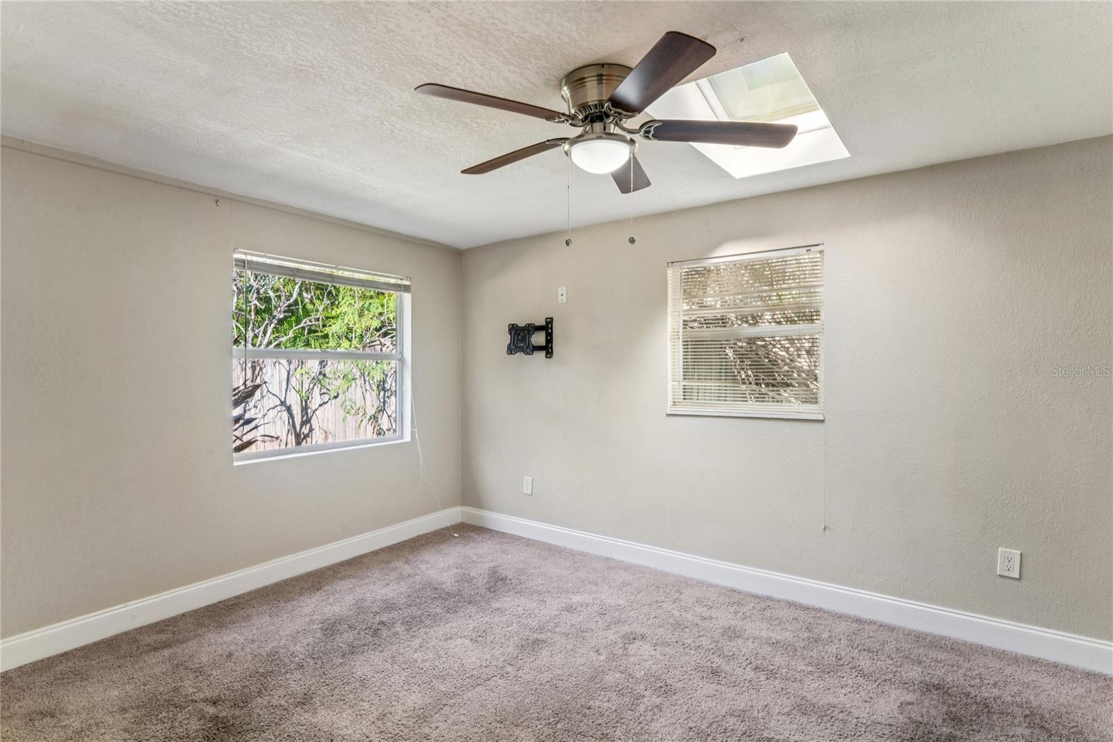 Image 19 of 55 For 118 David Avenue