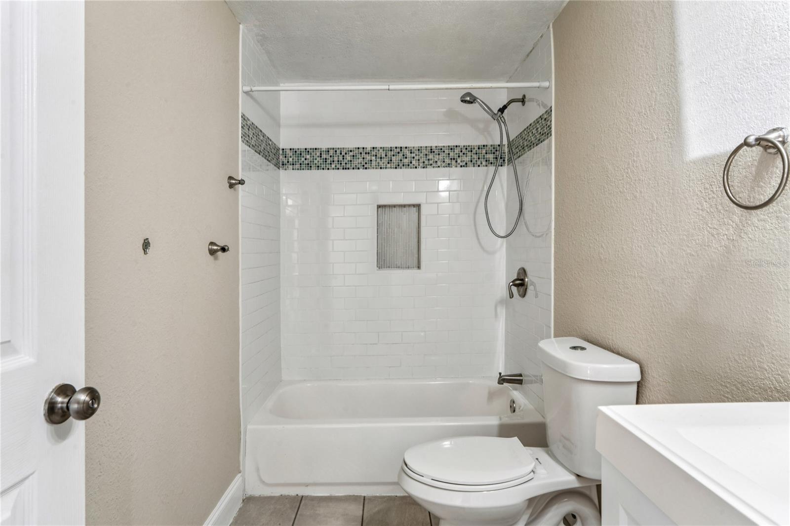 Image 30 of 55 For 118 David Avenue