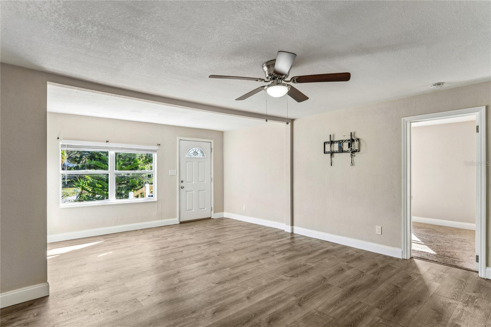 Image 8 of 55 For 118 David Avenue