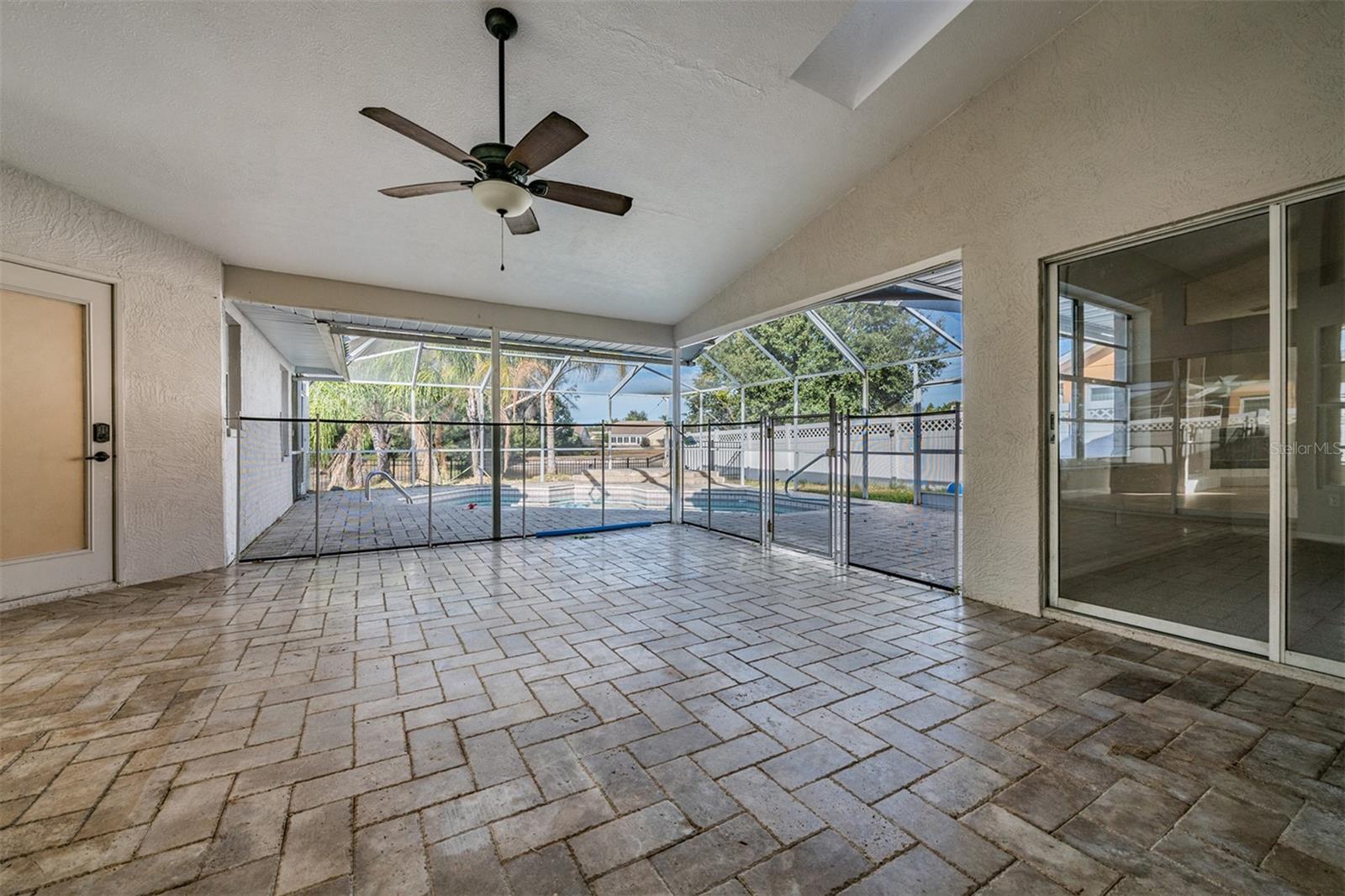 Image 13 of 26 For 5315 Saltamonte Drive