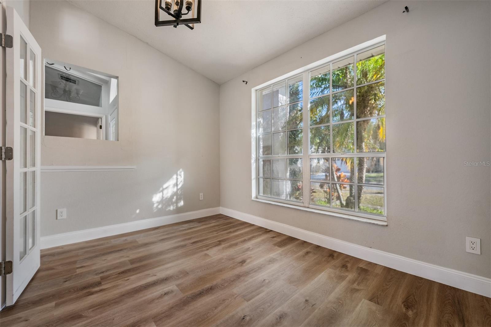 Image 4 of 26 For 5315 Saltamonte Drive