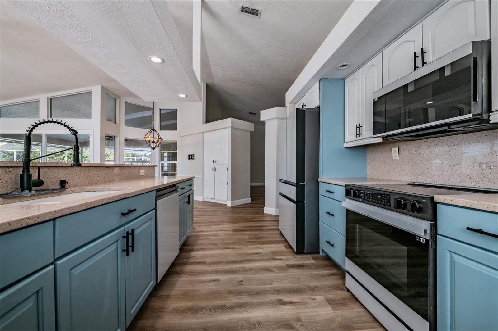 Image 6 of 26 For 5315 Saltamonte Drive