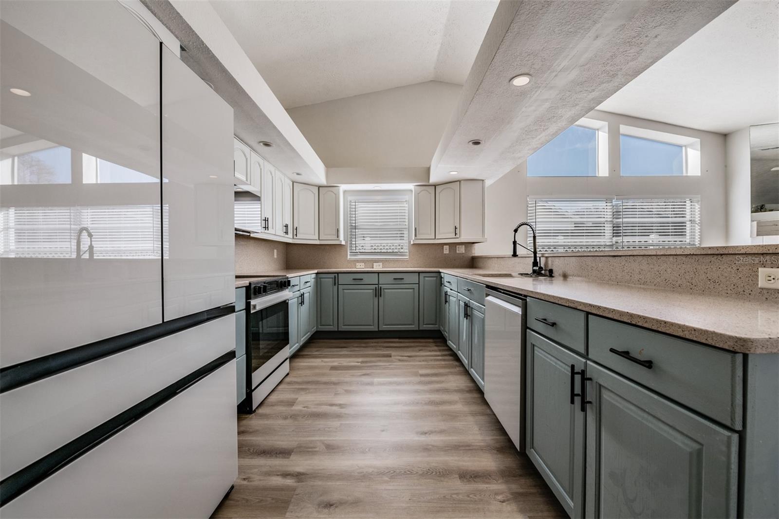 Image 7 of 26 For 5315 Saltamonte Drive