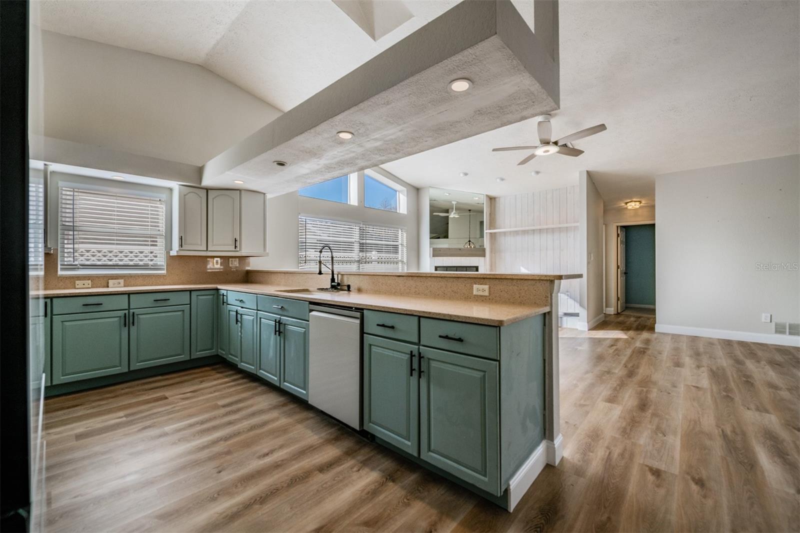 Image 8 of 26 For 5315 Saltamonte Drive