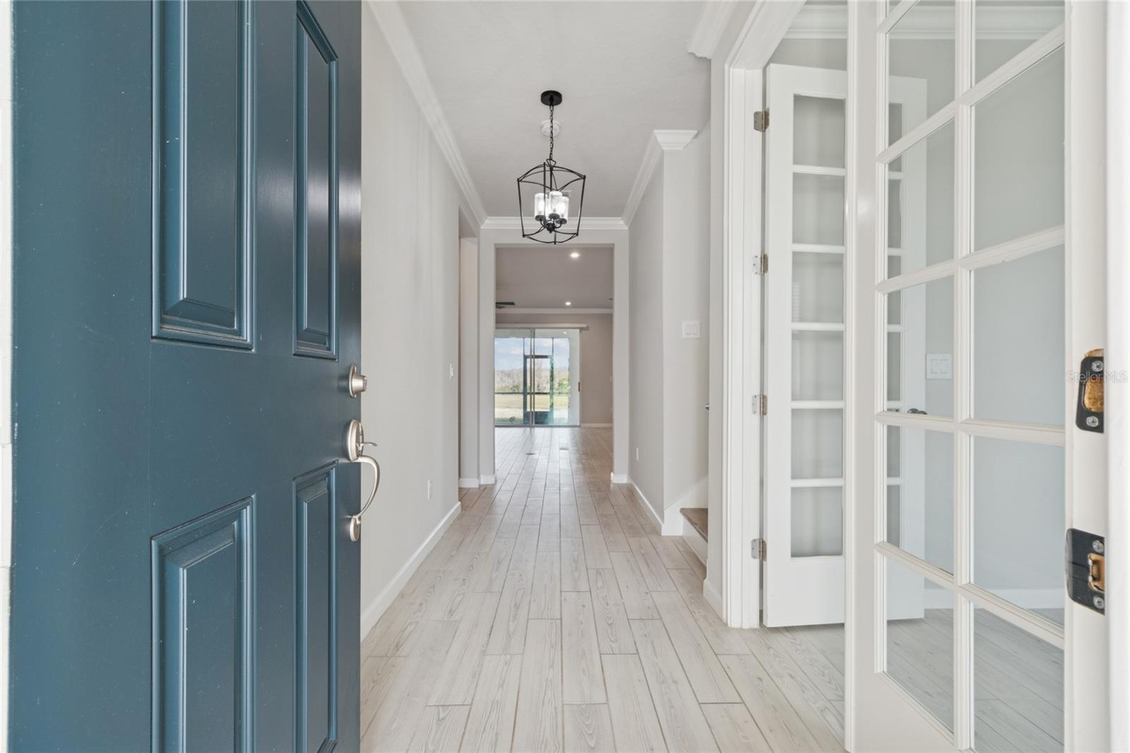 Listing photo id 2 for 19780 Blue Pond Drive