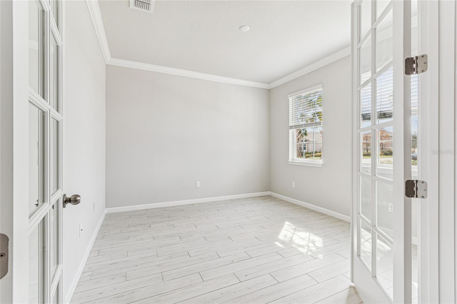 Listing photo id 3 for 19780 Blue Pond Drive