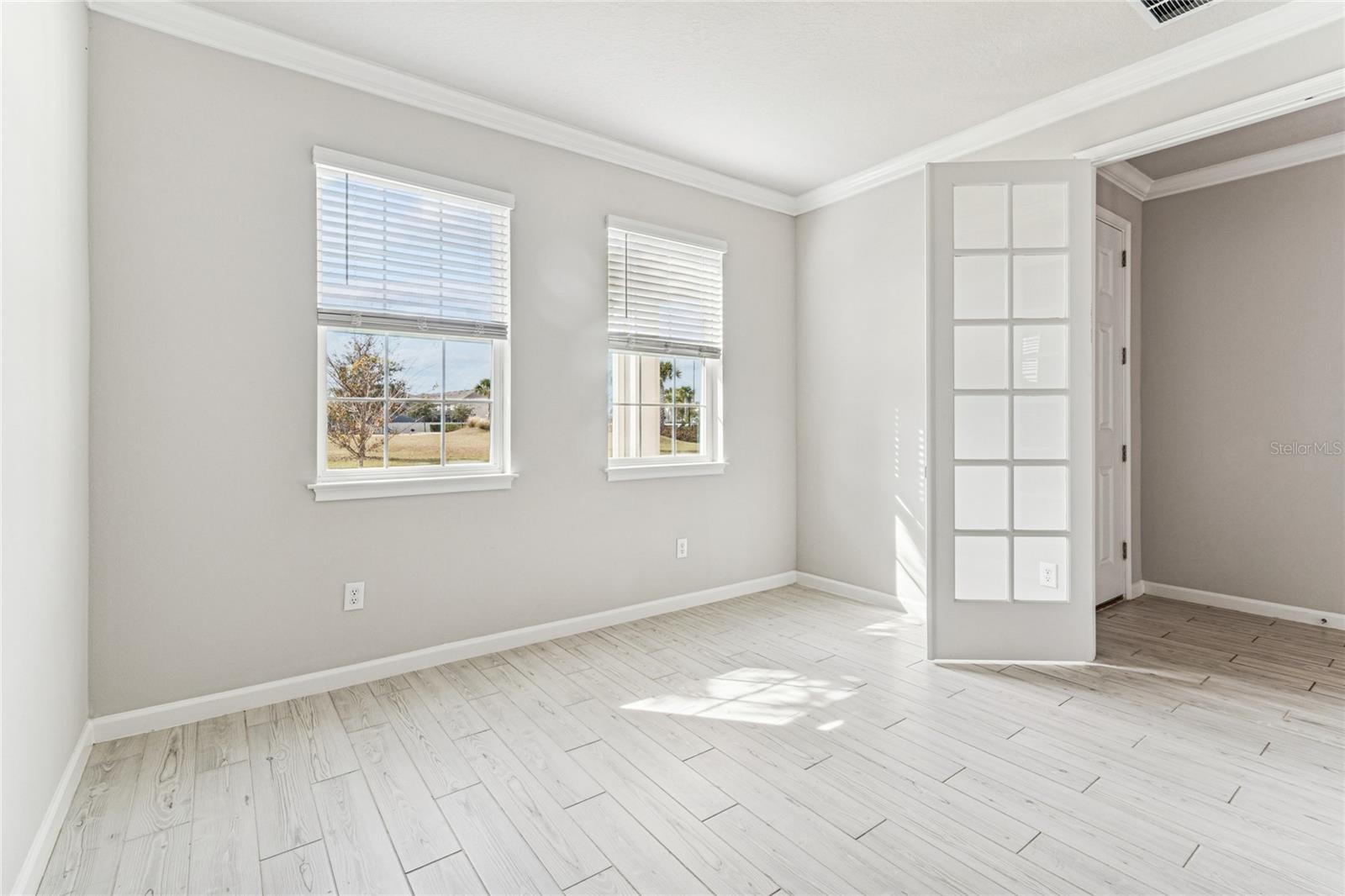 Listing photo id 4 for 19780 Blue Pond Drive