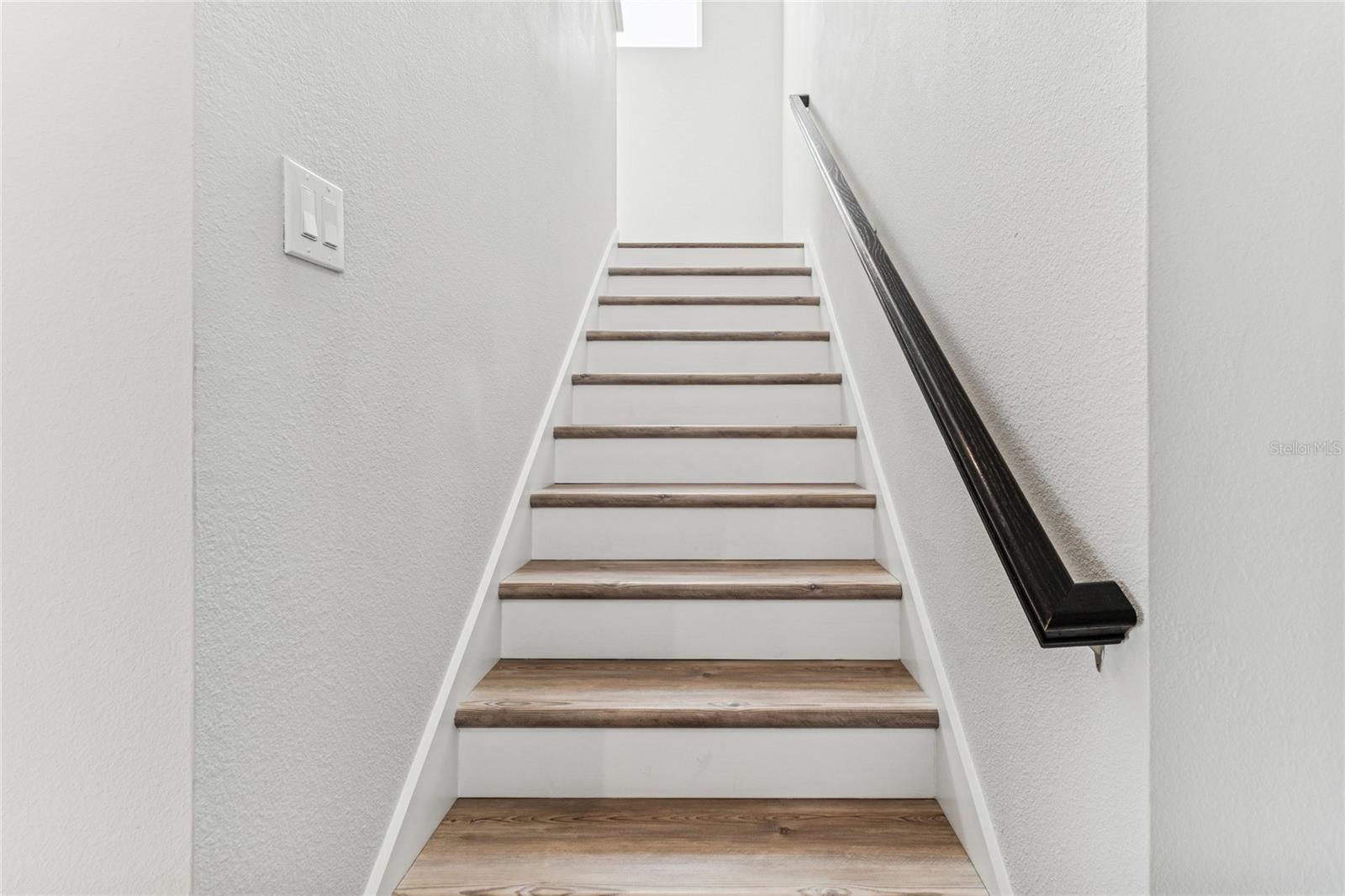 Listing photo id 5 for 19780 Blue Pond Drive