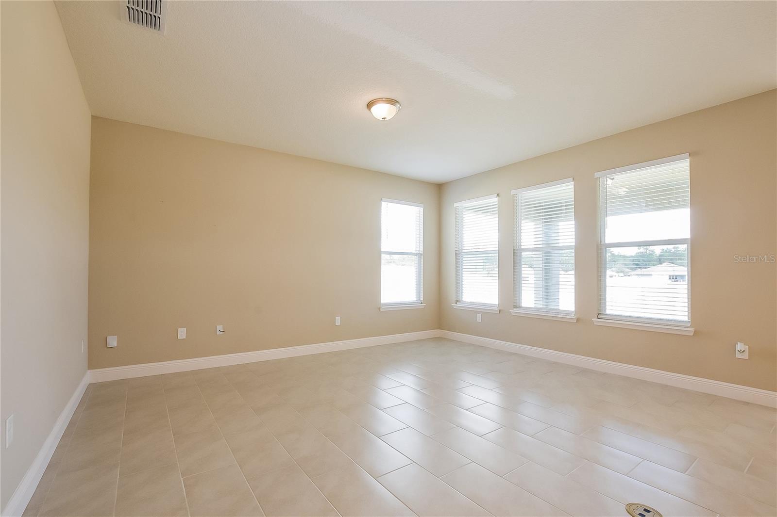 Image 4 of 20 For 500 Nowell Loop