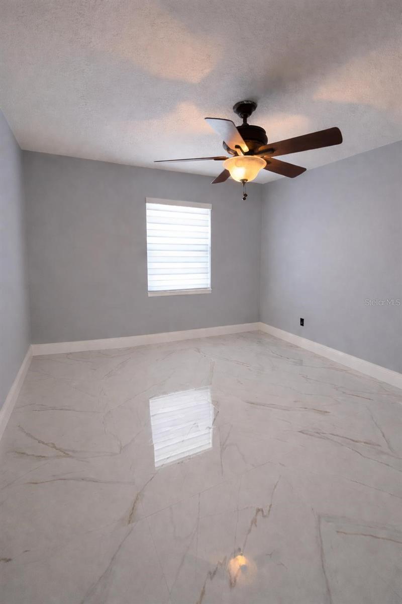 Image 17 of 34 For 1003 Clearcreek Drive