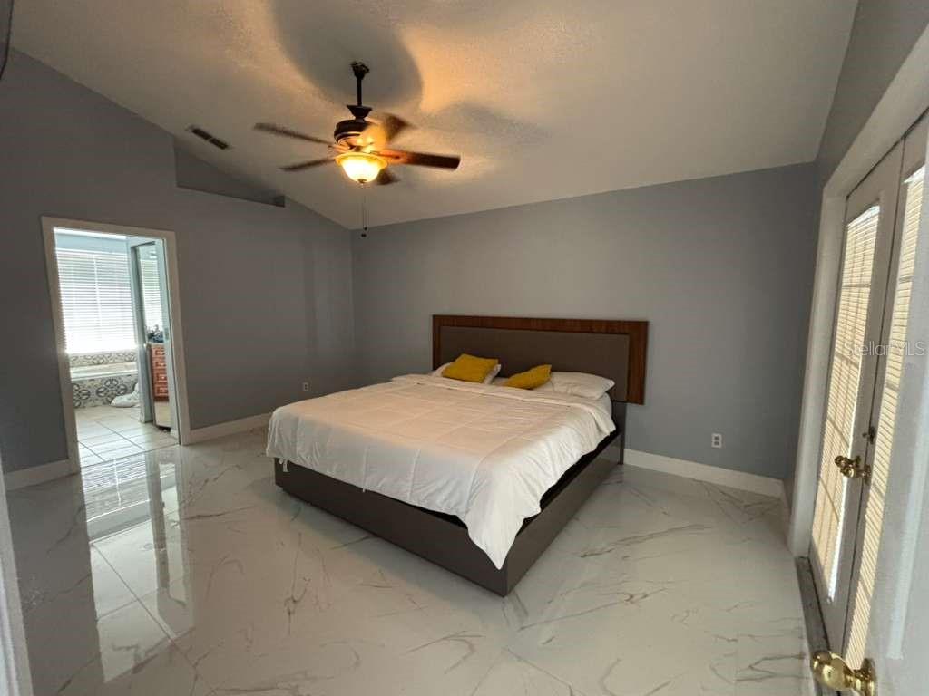 Image 22 of 34 For 1003 Clearcreek Drive