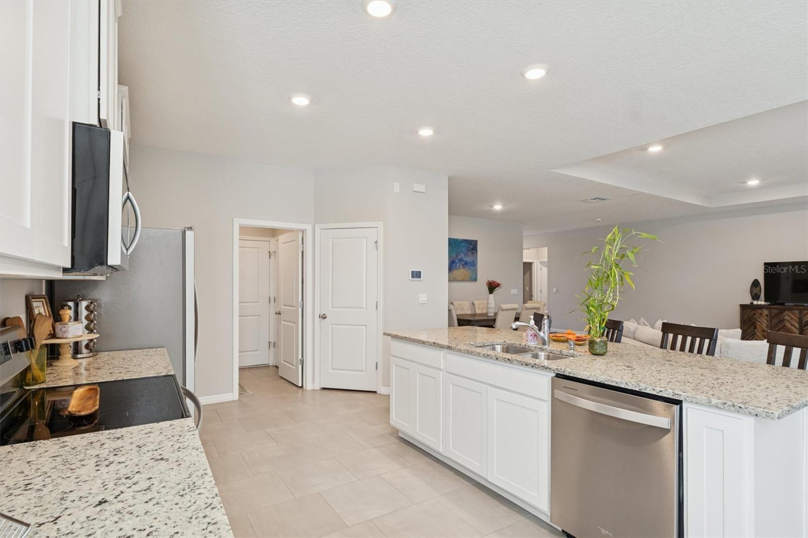 Image 11 of 38 For 10702 Laxer Cay Loop