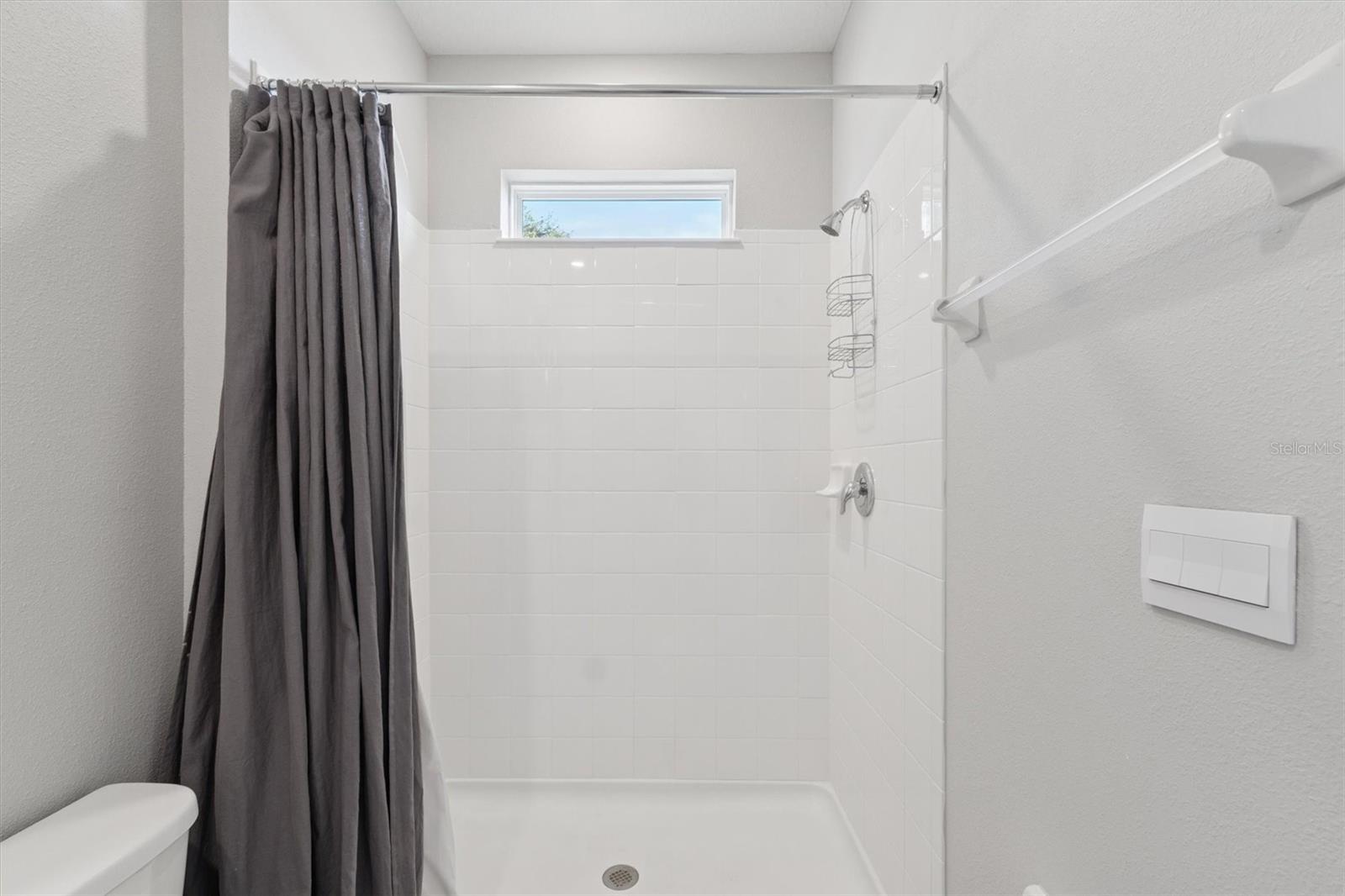 Image 24 of 38 For 10702 Laxer Cay Loop