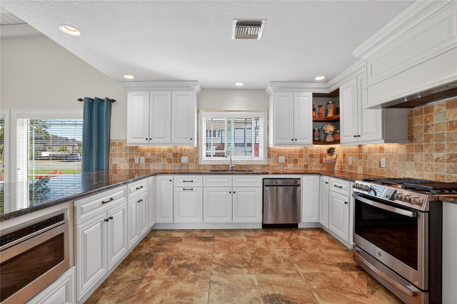 Image 22 of 62 For 225 55th Avenue