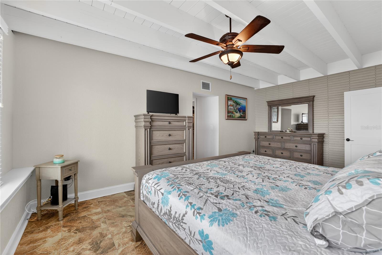 Image 28 of 62 For 225 55th Avenue