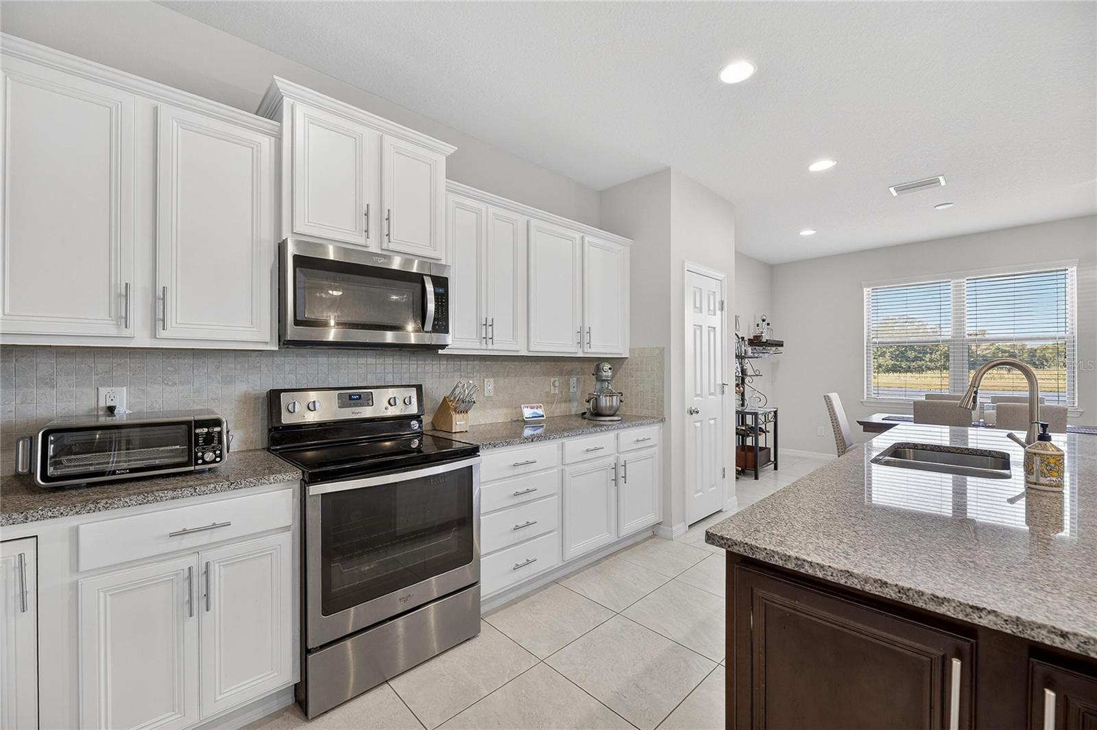 Image 13 of 48 For 6418 Yellow Buckeye Drive