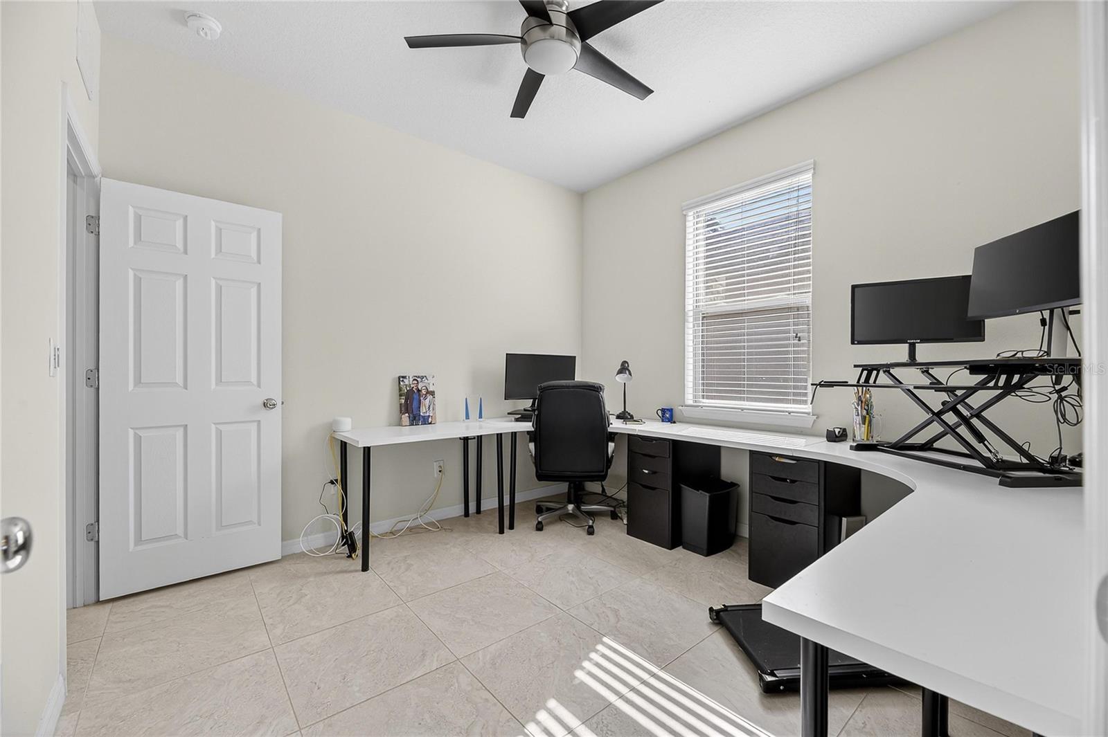 Image 18 of 48 For 6418 Yellow Buckeye Drive