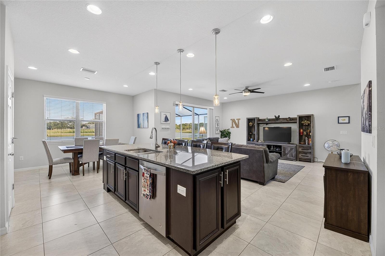 Image 9 of 48 For 6418 Yellow Buckeye Drive