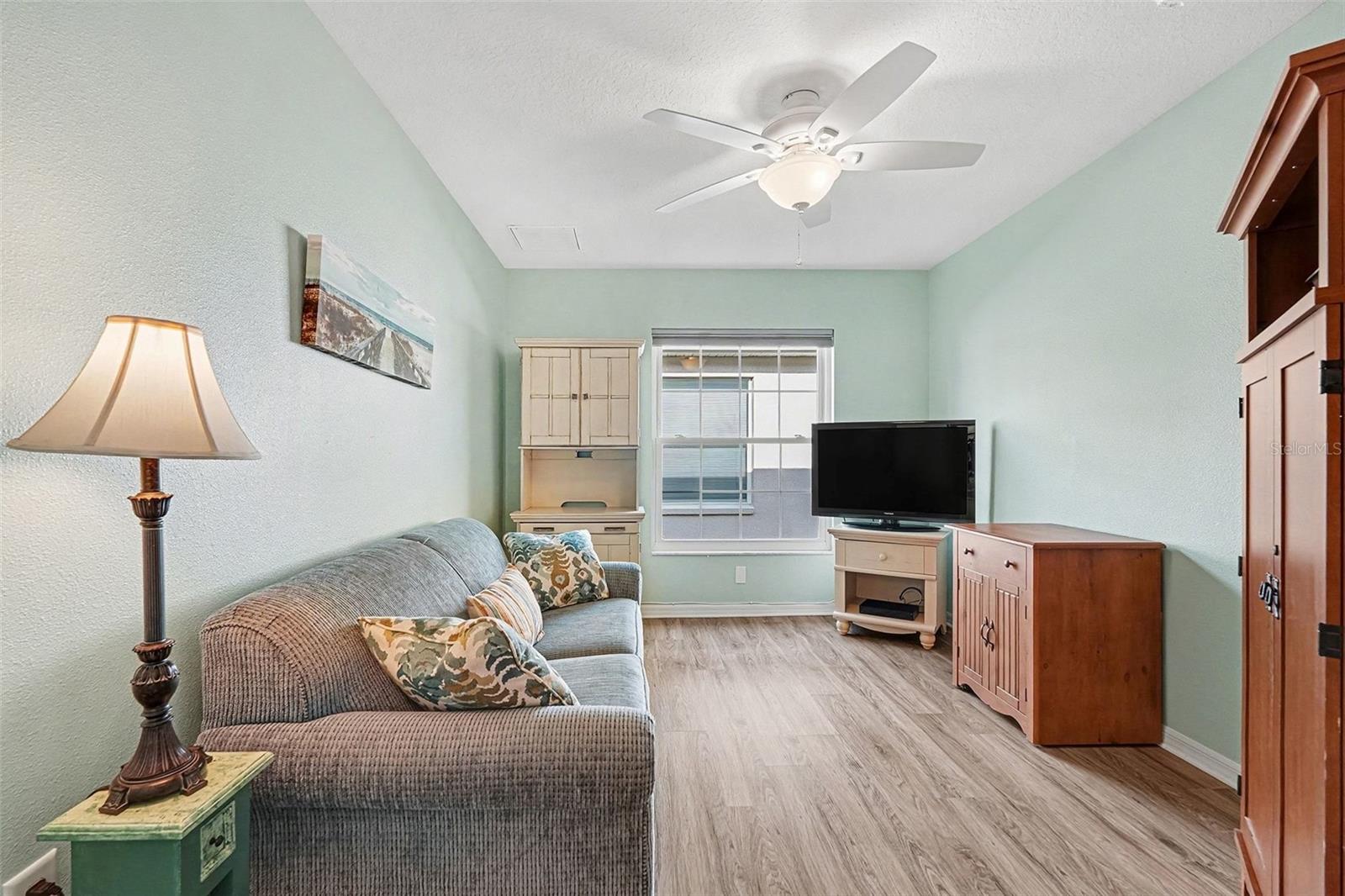 Image 13 of 32 For 29318 Snap Hook Drive