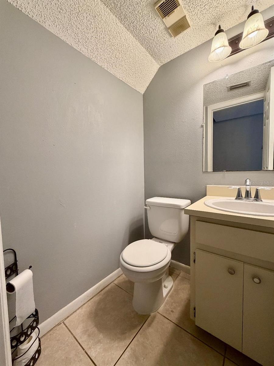 Image 12 of 26 For 22726 Gage Loop 43