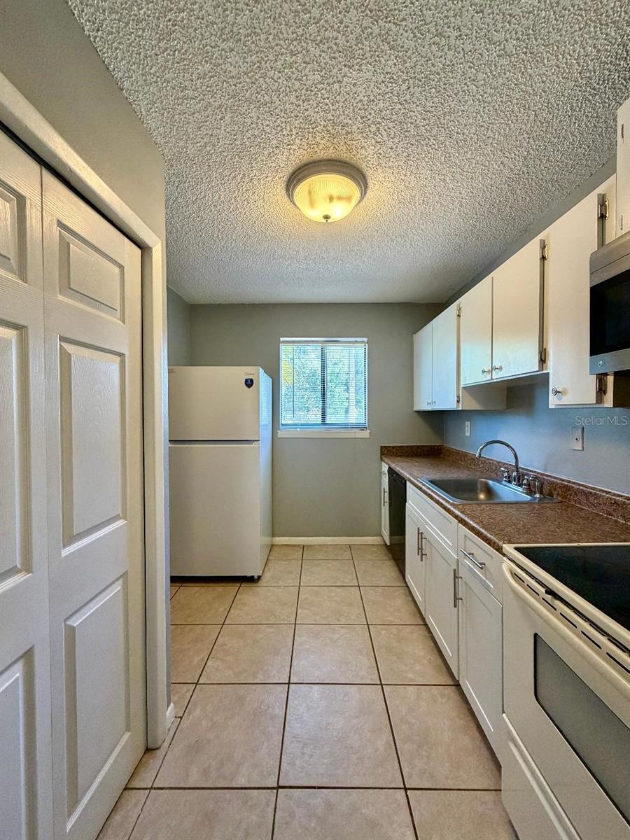 Image 3 of 26 For 22726 Gage Loop 43