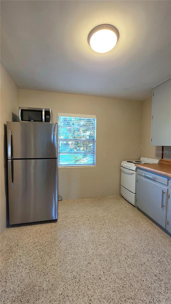 Image 4 of 22 For 1018 60th Avenue N