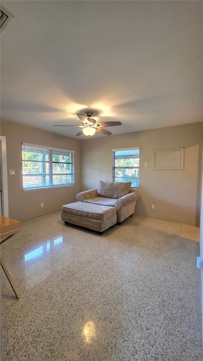 Image 6 of 22 For 1018 60th Avenue N