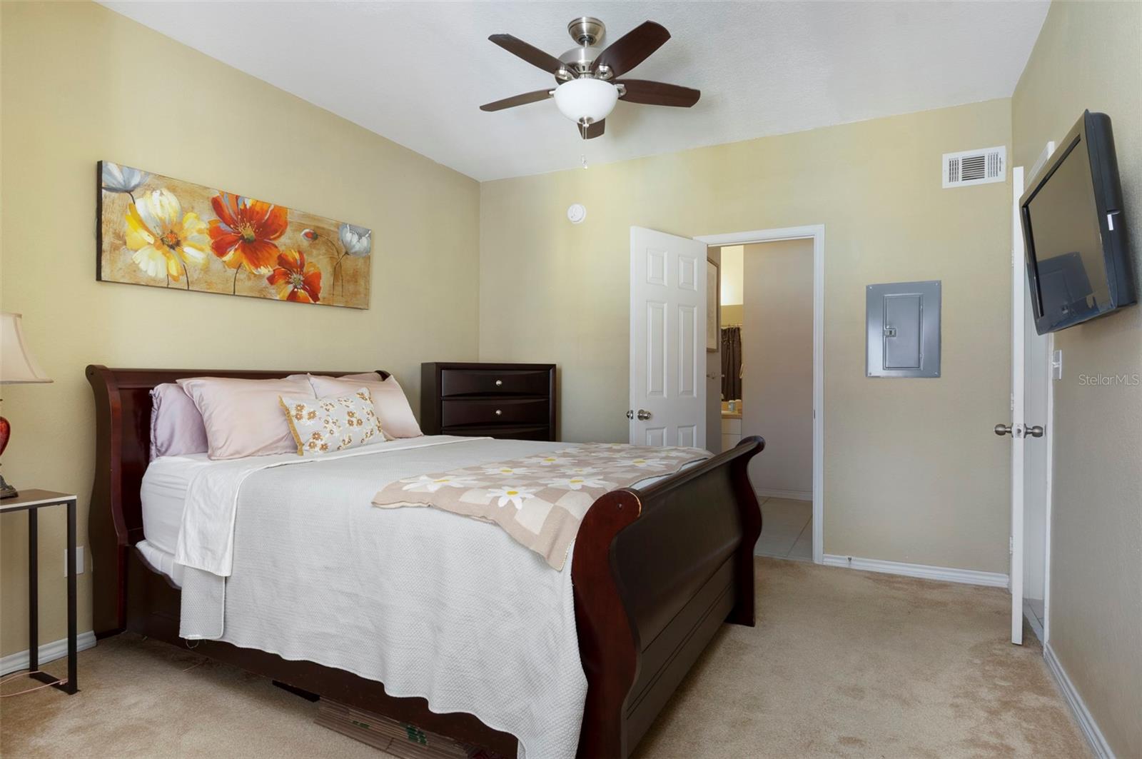 Image 17 of 41 For 4333 Bayside Village Drive S 308