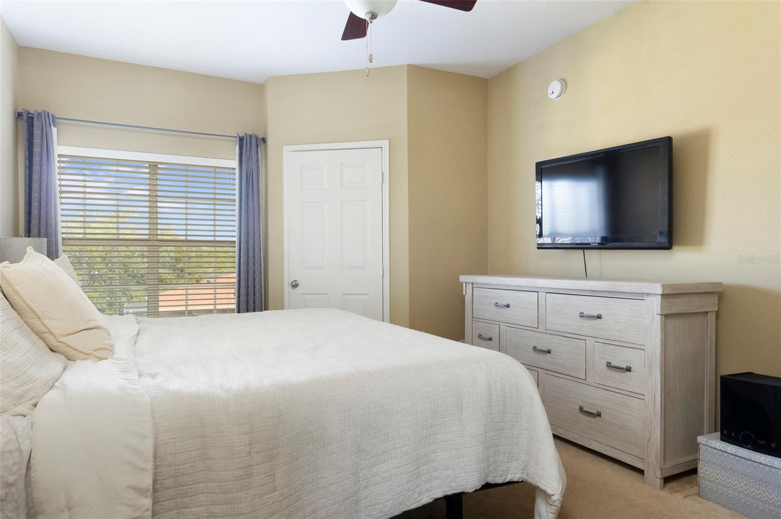 Image 21 of 41 For 4333 Bayside Village Drive S 308