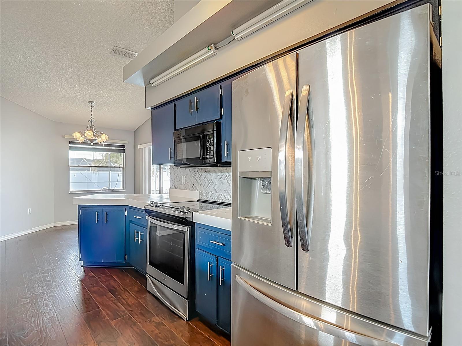 Listing photo id 24 for 1093 Dunlap Avenue