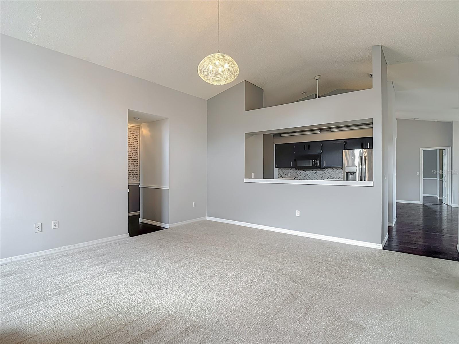 Listing photo id 28 for 1093 Dunlap Avenue