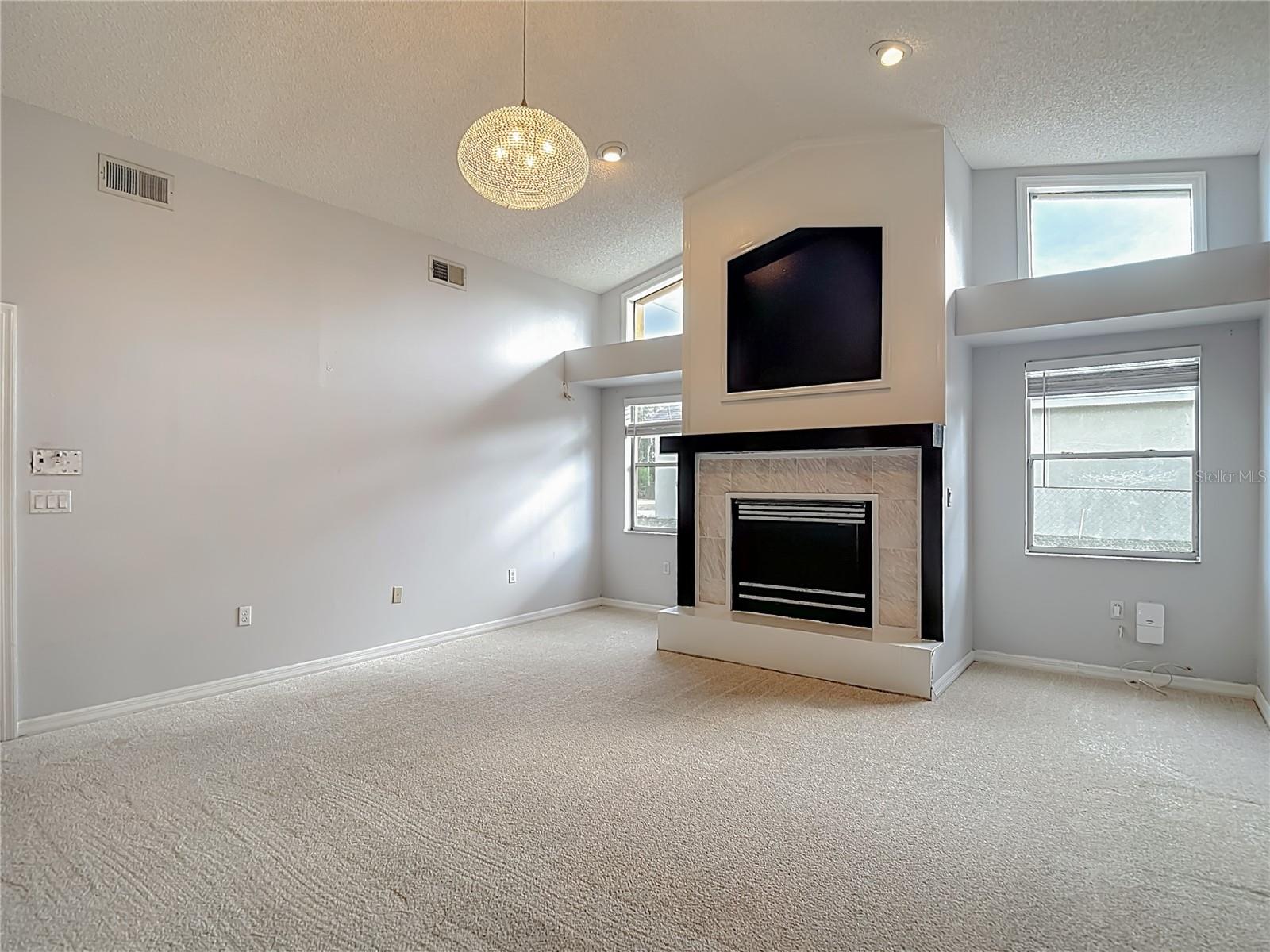 Listing photo id 30 for 1093 Dunlap Avenue