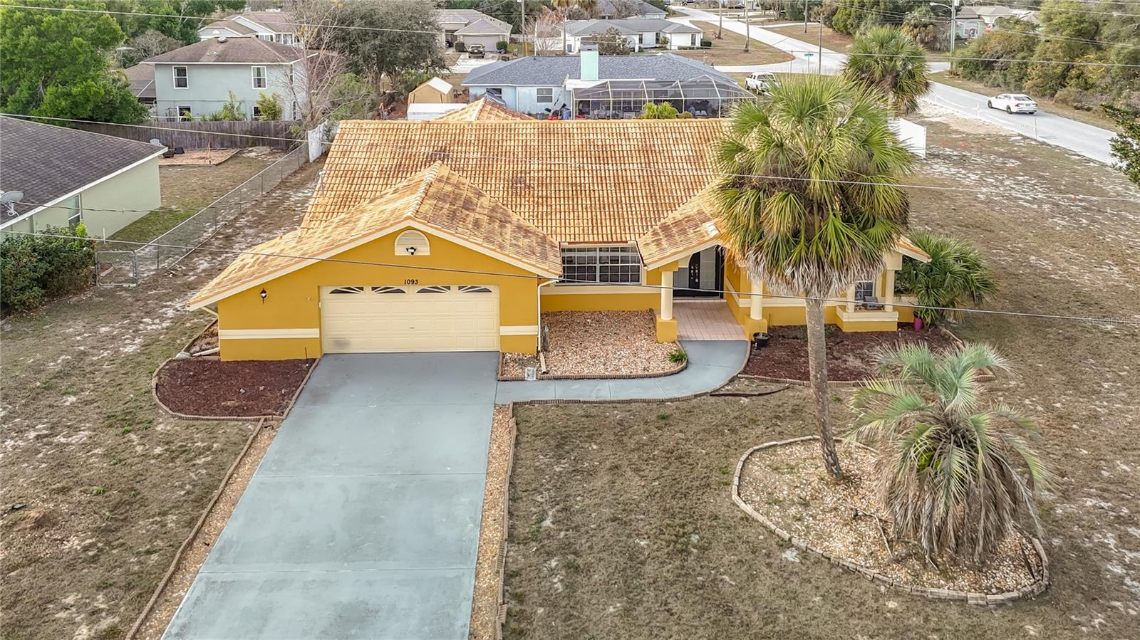 Listing photo id 2 for 1093 Dunlap Avenue