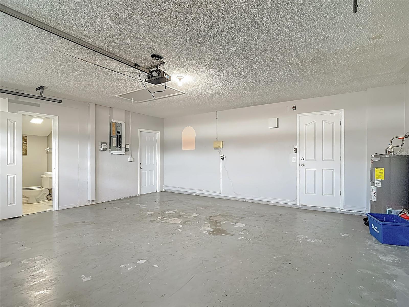 Listing photo id 54 for 1093 Dunlap Avenue