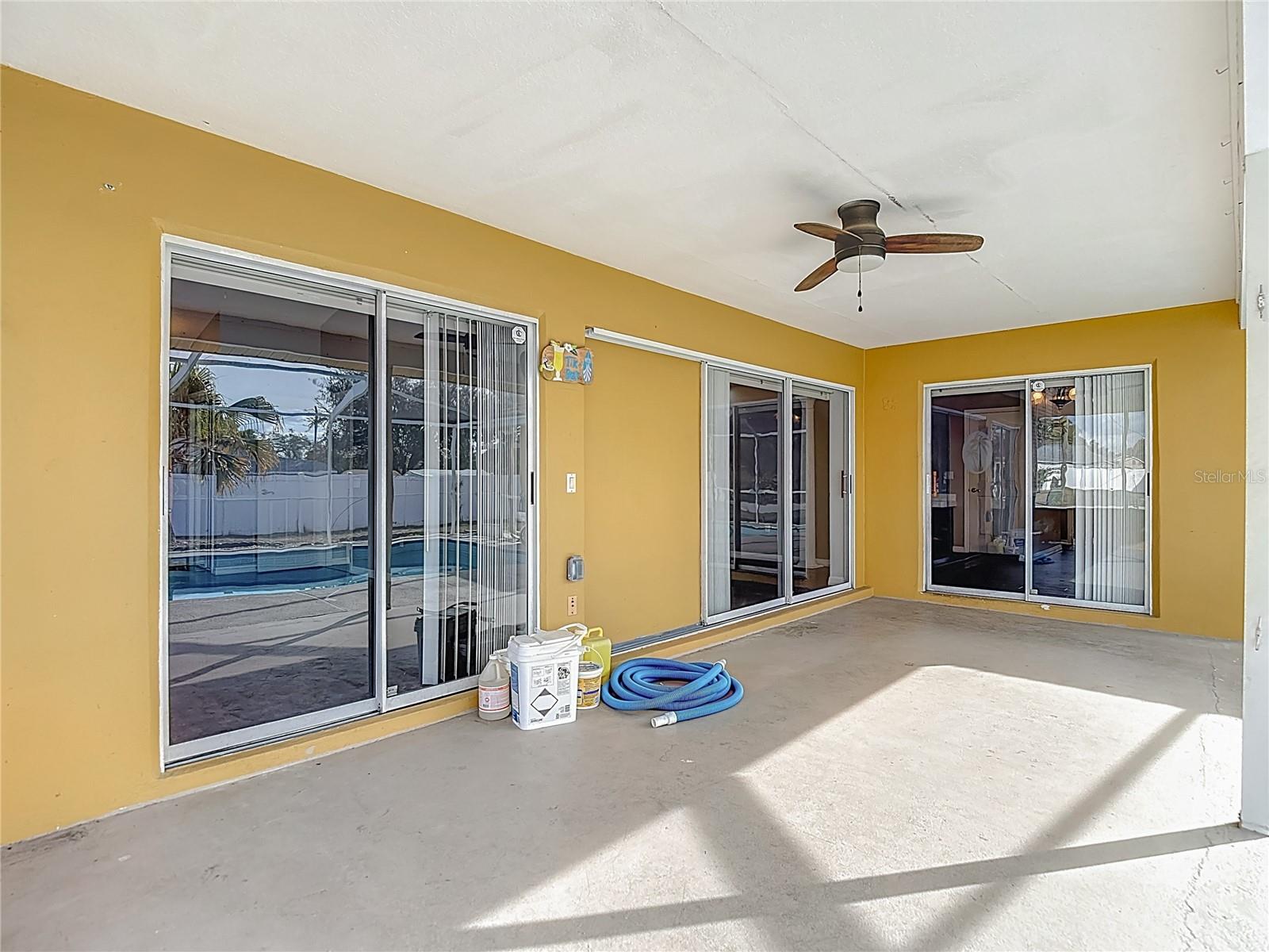 Listing photo id 57 for 1093 Dunlap Avenue