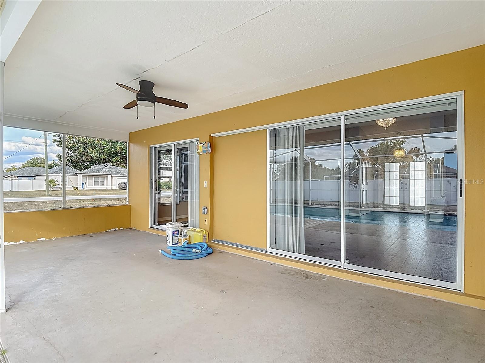 Listing photo id 58 for 1093 Dunlap Avenue