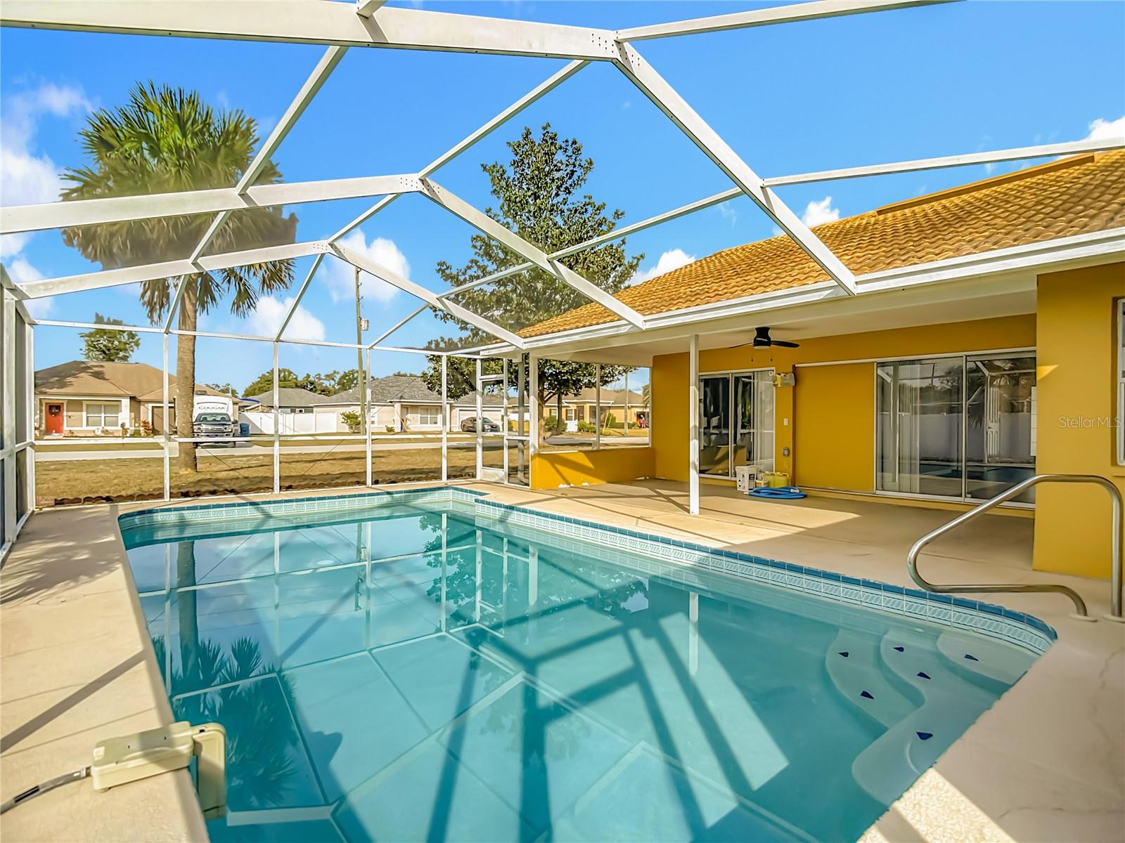 Listing photo id 61 for 1093 Dunlap Avenue