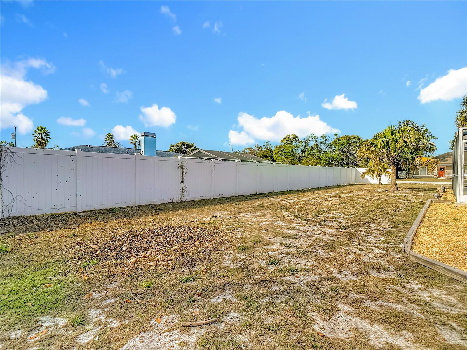 Listing photo id 64 for 1093 Dunlap Avenue