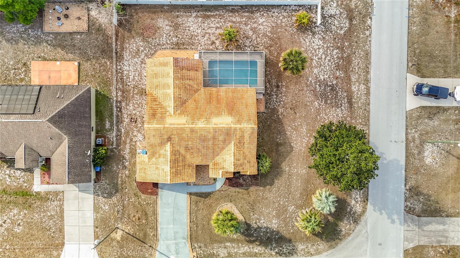 Listing photo id 68 for 1093 Dunlap Avenue